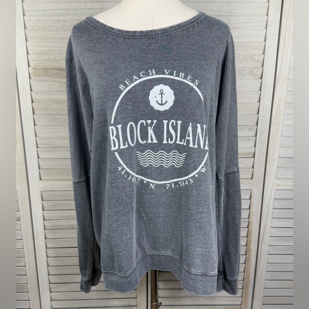 VINEYARD CREW Women's Block Island RI Crewneck Sweatshirt Gray-Large